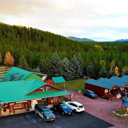 Sky Eco - Glacier General Store And Cabins Coram المظهر الخارجي الصورة