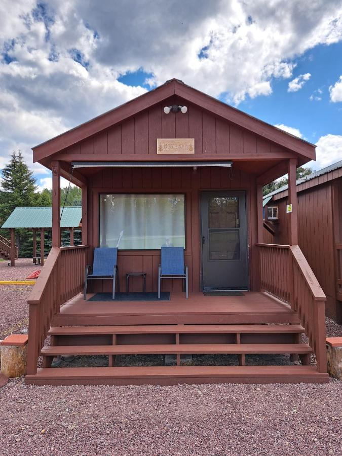 Sky Eco - Glacier General Store And Cabins Coram المظهر الخارجي الصورة